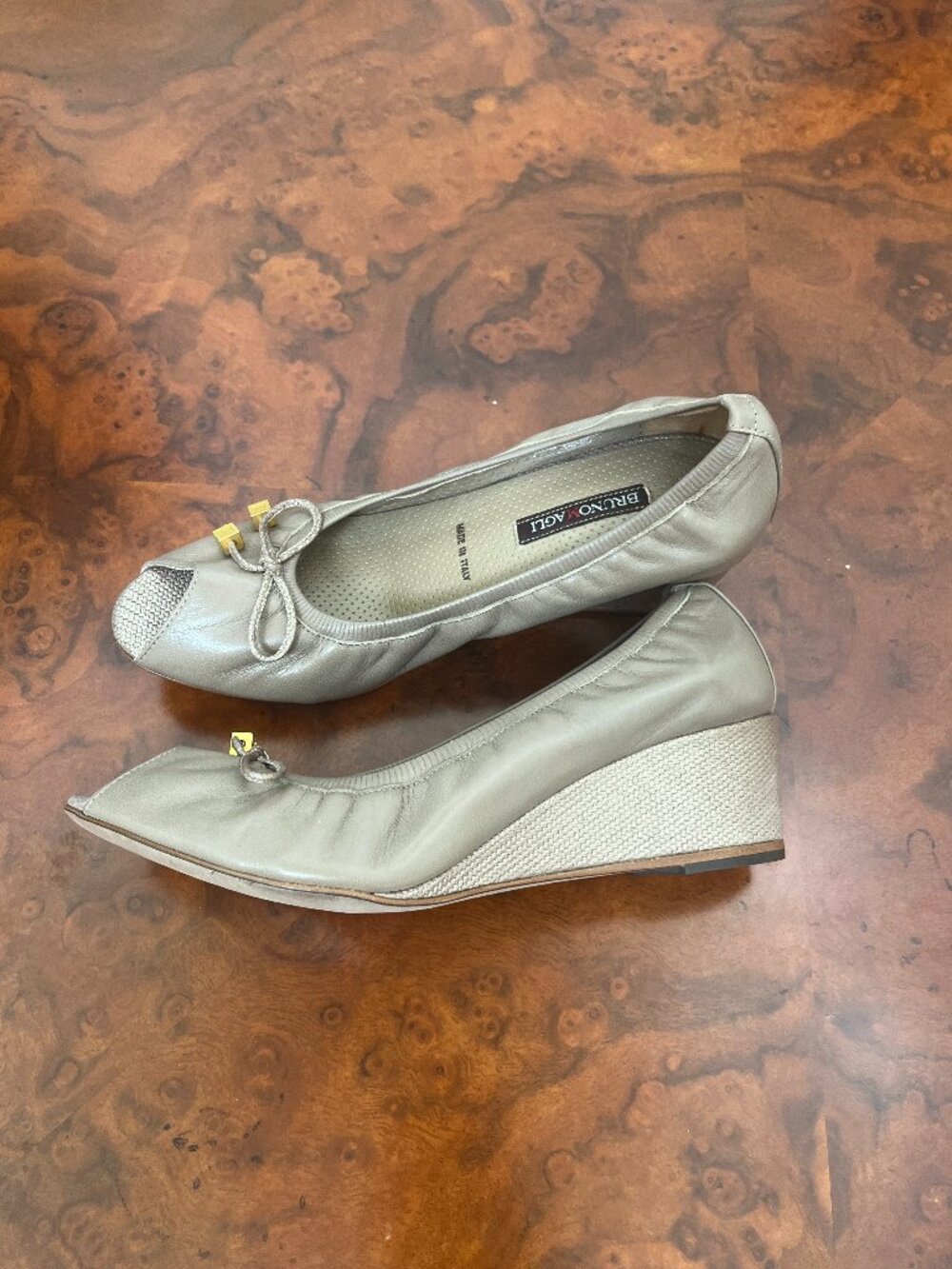 BRUNO MAGLI Taupe Leather Peep Toe Wedge Shoe Women Sz 6.5 B fits 5.5